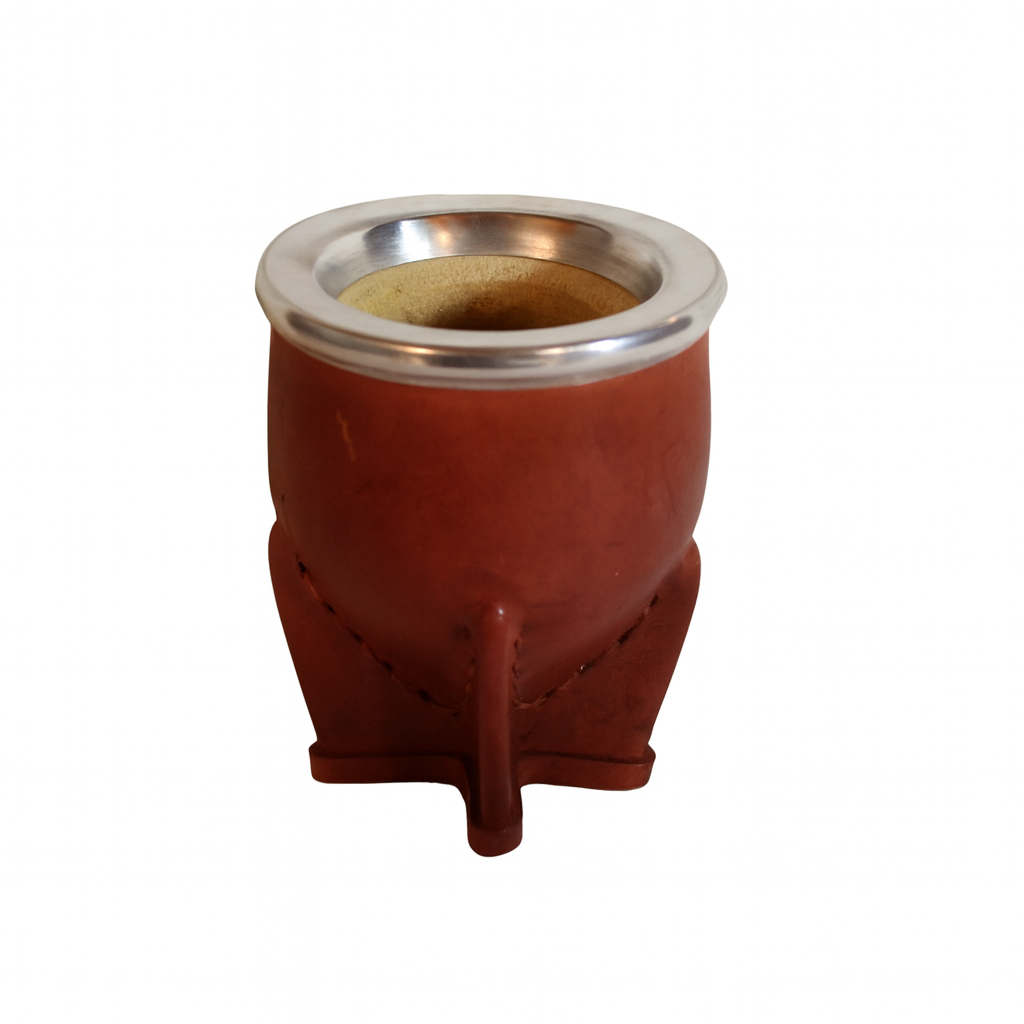 Mate Becher Rosa Braun Nahaufnahme